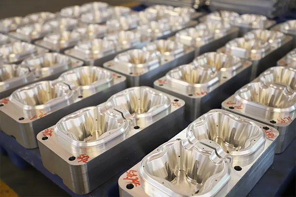 关于我们插图15 Mould Production and Service